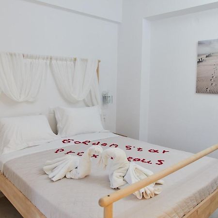 Appartamento Golden Star Praxitelous Agia Marina  Esterno foto