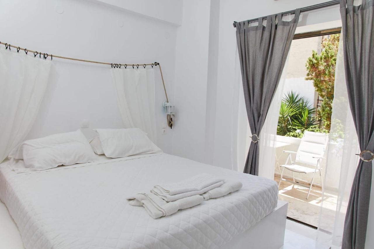 Appartamento Golden Star Praxitelous Agia Marina  Esterno foto