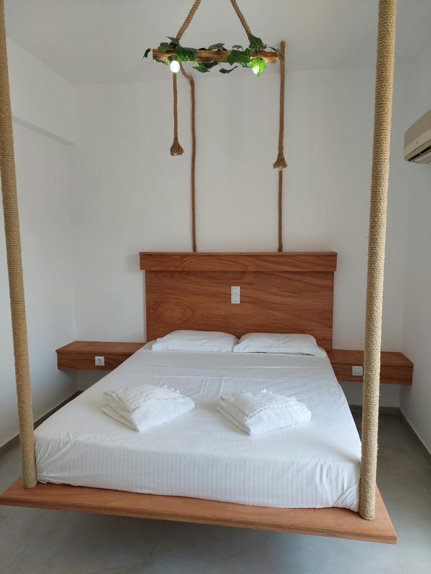 Appartamento Golden Star Praxitelous Agia Marina  Esterno foto
