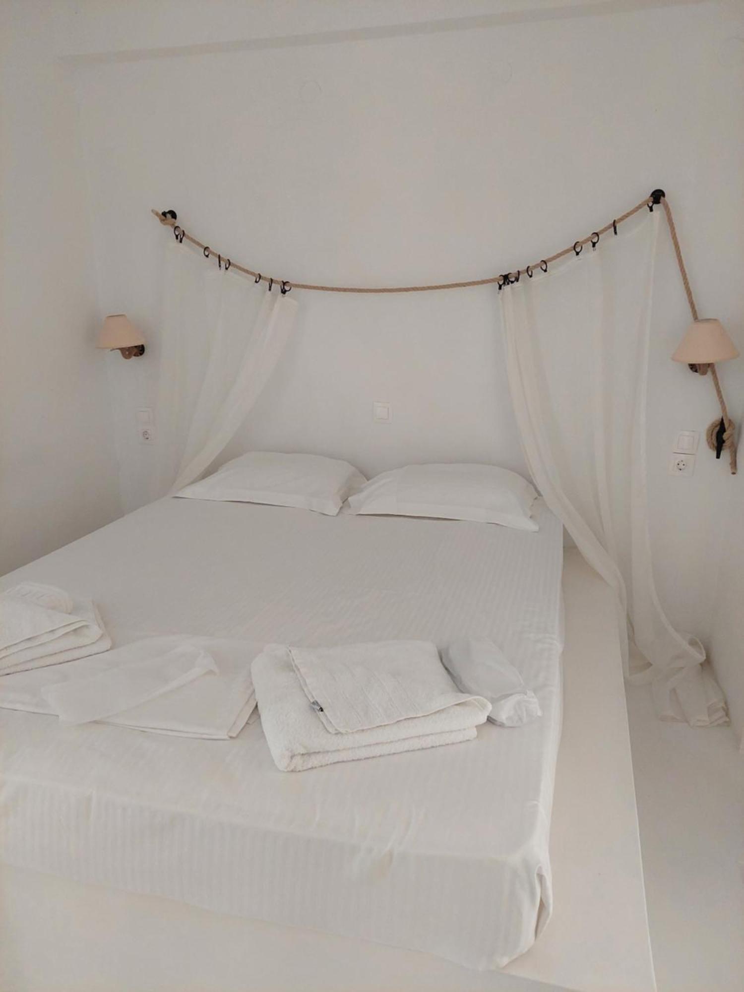Appartamento Golden Star Praxitelous Agia Marina  Esterno foto